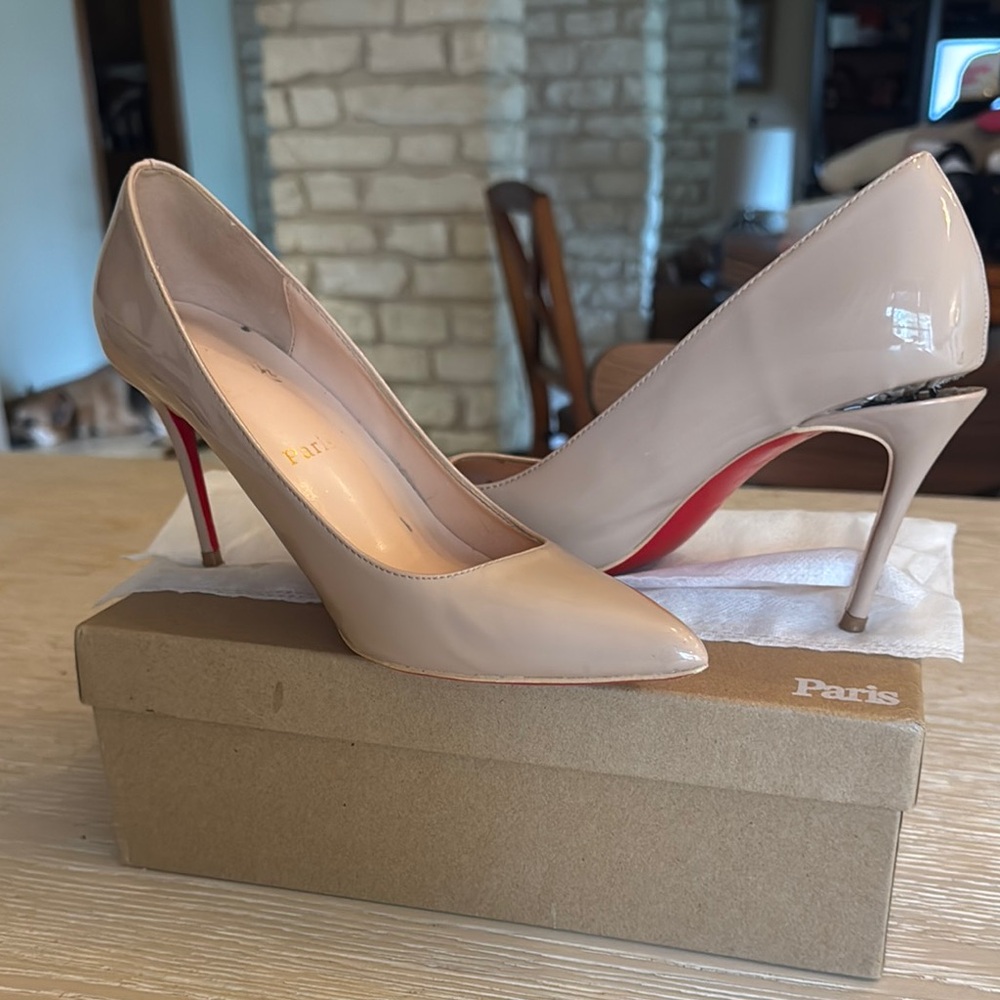 Nude Beige Patent Leather Heels Red Bottoms 40 Size 9